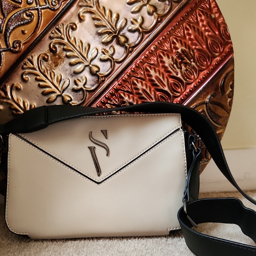 Simply Vera Crossbody